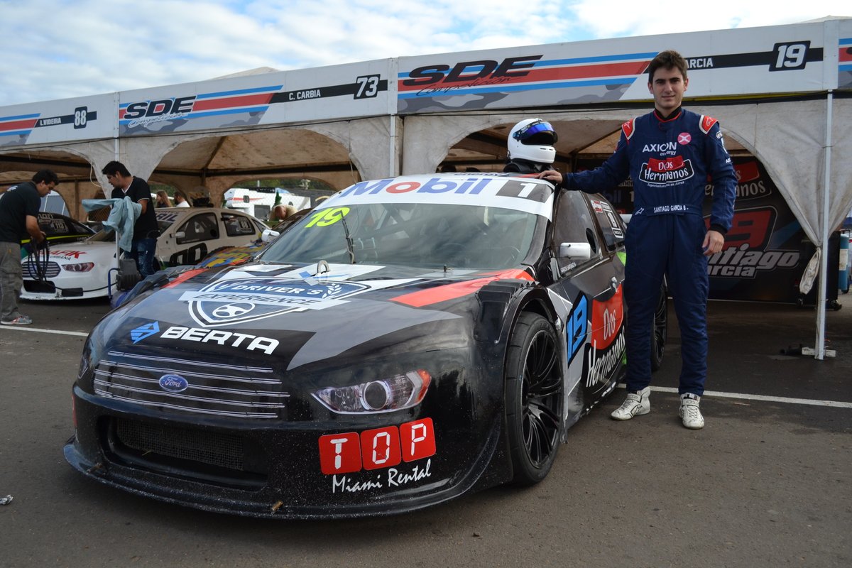 ZurdoCammisa's tweet photo. #Cadena3Automovilismo #TopRace Santi García @garciasantiok de Concordia ganó en El Zonda por primera vez en el @TopRaceJunior !!! Lo escoltaron @SantiPiovano y #RodrigoOrtega Te lo cuento en @Cadena3Com https://t.co/YW2EIVTLD7