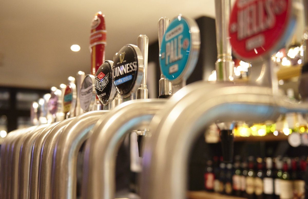 ORDER UP, ORDER UP! 🍻
From <a href="/BigHugBrewing/">Big Hug Brewing</a> to <a href="/GuinnessGB/">Guinness GB</a>, you'll not be far away from the perfect pint to make the most of #SundayFunday here at One Bourbon! 🍺
onebourbon.co.uk
#WestHampstead #London