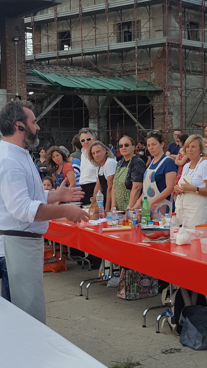 Musica, reading e Davide Longoni che ci guida nel fare il pane <a href="/OpenagriMilano/">OpenAgri</a> <a href="/secolourbano/">Giacomo Biraghi</a> @LuciaScopelliti <a href="/DavideLongoni1/">Davide Longoni</a> <a href="/rossana_torri/">Rossana Torri</a> <a href="/BettaCaregnato/">Elisabetta Caregnato</a>