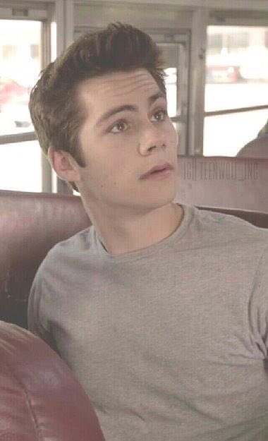 RpgTW1_'s tweet photo. Dylan O’Brien

• Stiles Stilinski 
• 18 ans
• Humain 
• côté des créatures

DC de Ethan https://t.co/T1SUNIEagr