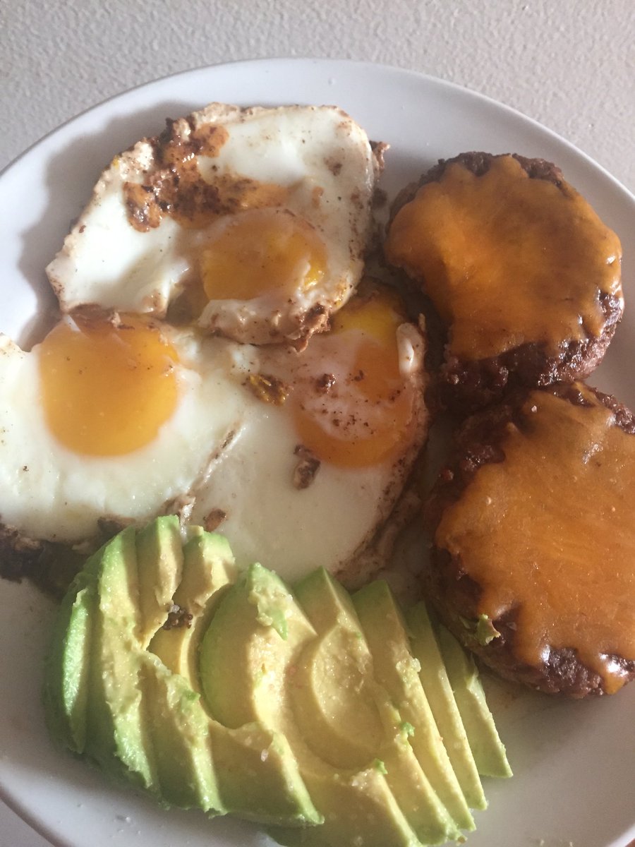 keto_lion's tweet photo. Breakfast is happening, next meal around 8, after work. #keto #ketogenicdiet #ketocarnivore #bugerandeggs #meatheals #worldcarnivoretribe #oftak https://t.co/iHJIIgYfwL
