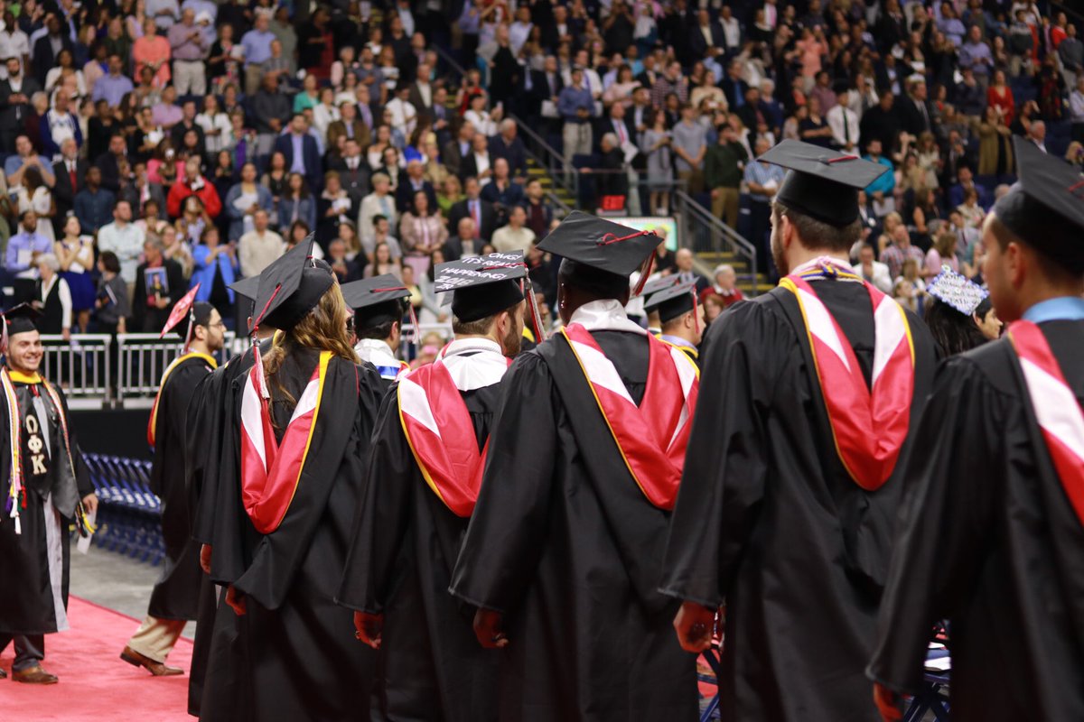 sacredheartuniv's tweet photo. The Class of 2018 has arrived! #GradSHUation #SHUgrad #WeAreSHU https://t.co/9touV0xOGq