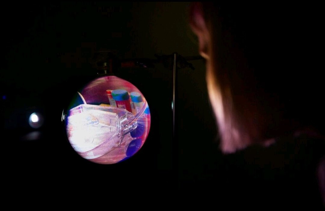 FstoneFringe's tweet photo. Have you had a chance to experience Skin to Mind by Charlie Murphy @Quarterhouse_UK yet? This video installation follows a transformation of a tiny sample of her skin into neurons. Floor 3, FREE
@LivingWordsUK @BrainFestUK @TSOTFringe
•
📸: @ManuelVason https://t.co/oQIadE5yI4