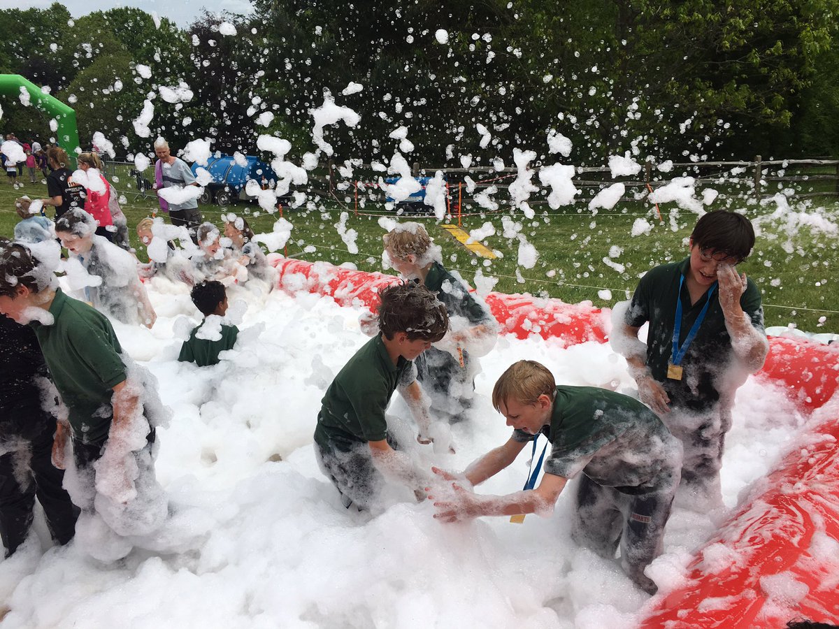 daleboarding's tweet photo. Boys loving the Little Welly Festival. #littlewelly #iloveboarding #sundayfun @CountryChildMag @School_HouseM https://t.co/owOWZhzv92