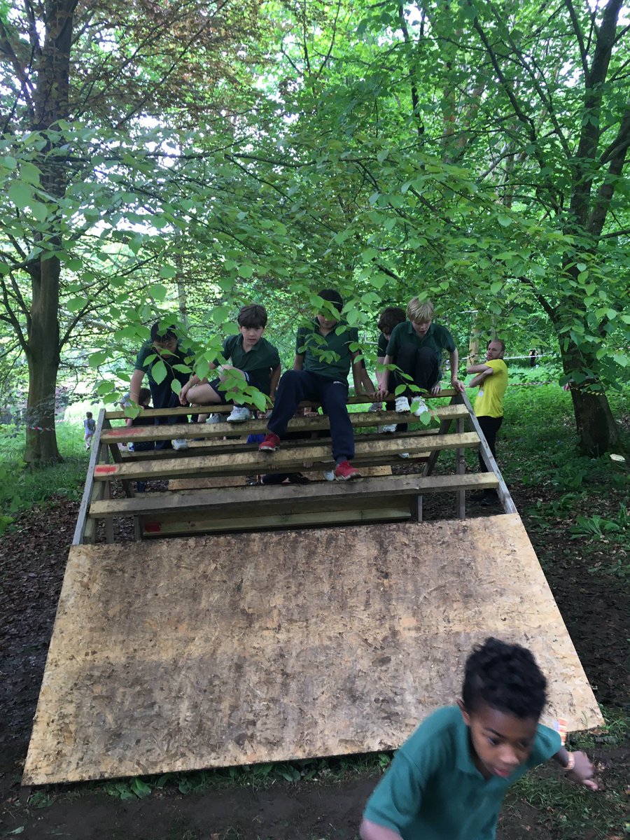 daleboarding's tweet photo. Boys loving the Little Welly Festival. #littlewelly #iloveboarding #sundayfun @CountryChildMag @School_HouseM https://t.co/owOWZhzv92