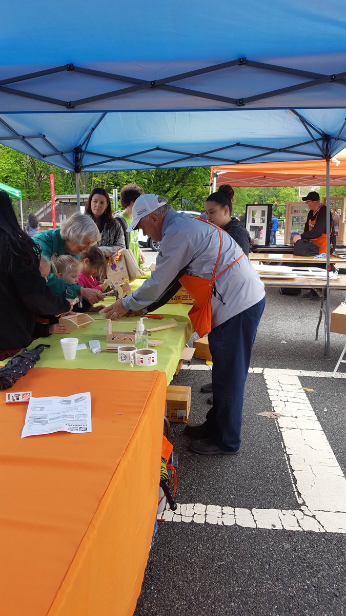 Robinbacchus2's tweet photo. Glenridge Eco Fair @0928_home https://t.co/PIZuuAW7DV