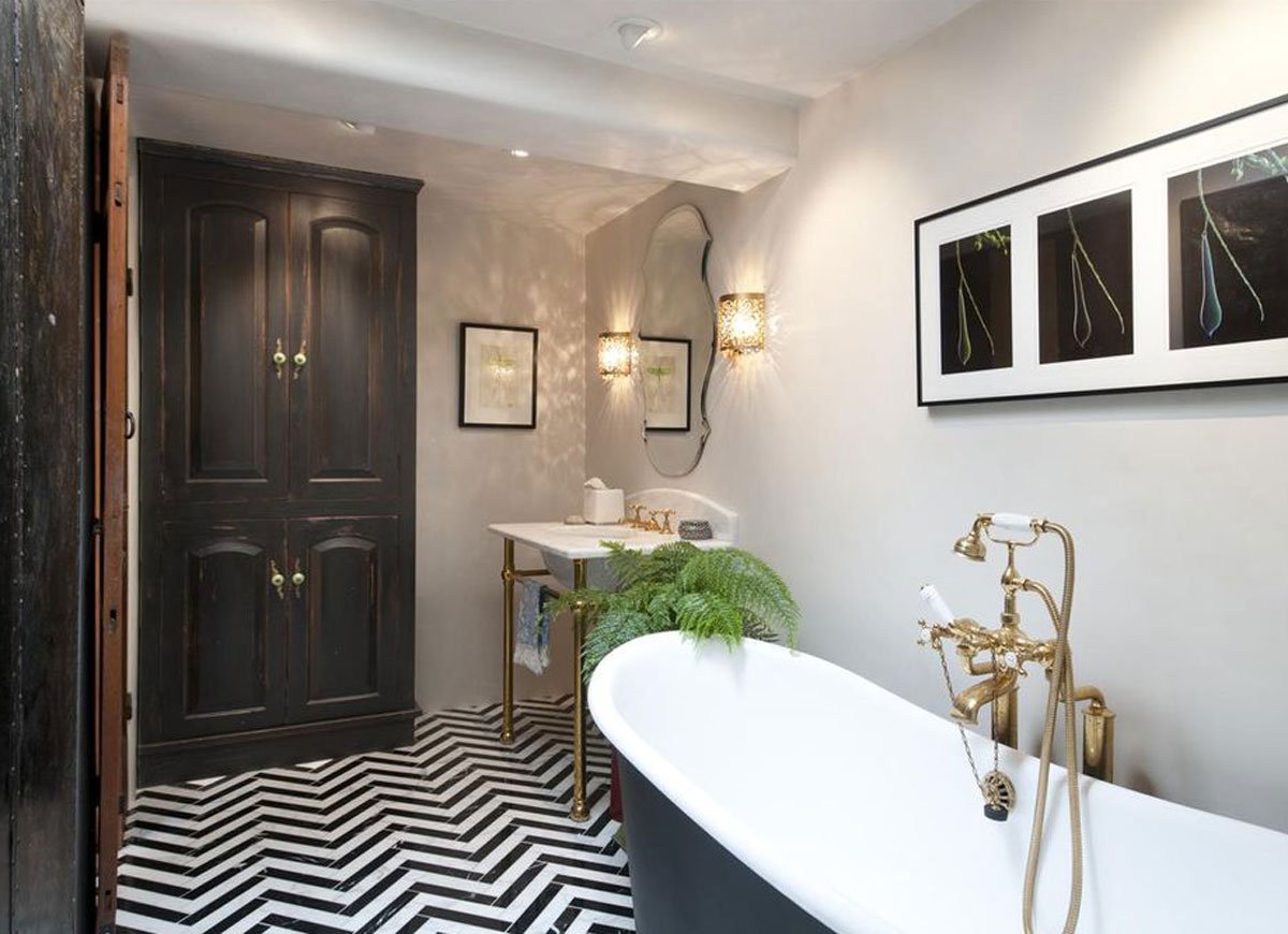 njtrube's tweet photo. Patterned floor tiles? Yeah. Uh, you might want to rethink that one. #homeimprovement #u... https://t.co/i1BdZAnw7S https://t.co/Dl832Jj9j9