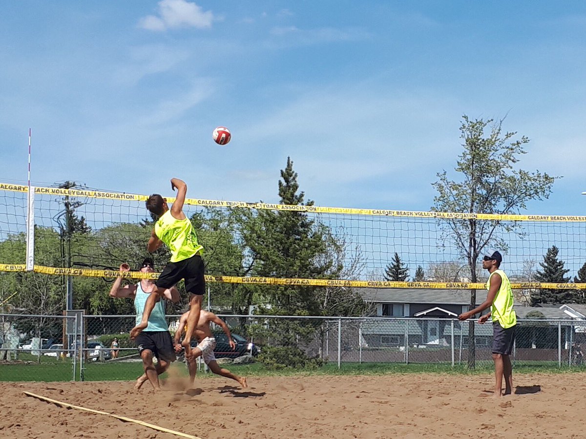SamScottyyc's tweet photo. Lights out day in the sand yesterday! Happy to have battled through some gruelling matches with @H3ww1ng who was playing unreal! #firstdayinthesand 

#fuelthefirewithin #nobaddays https://t.co/SUX37UjxiR