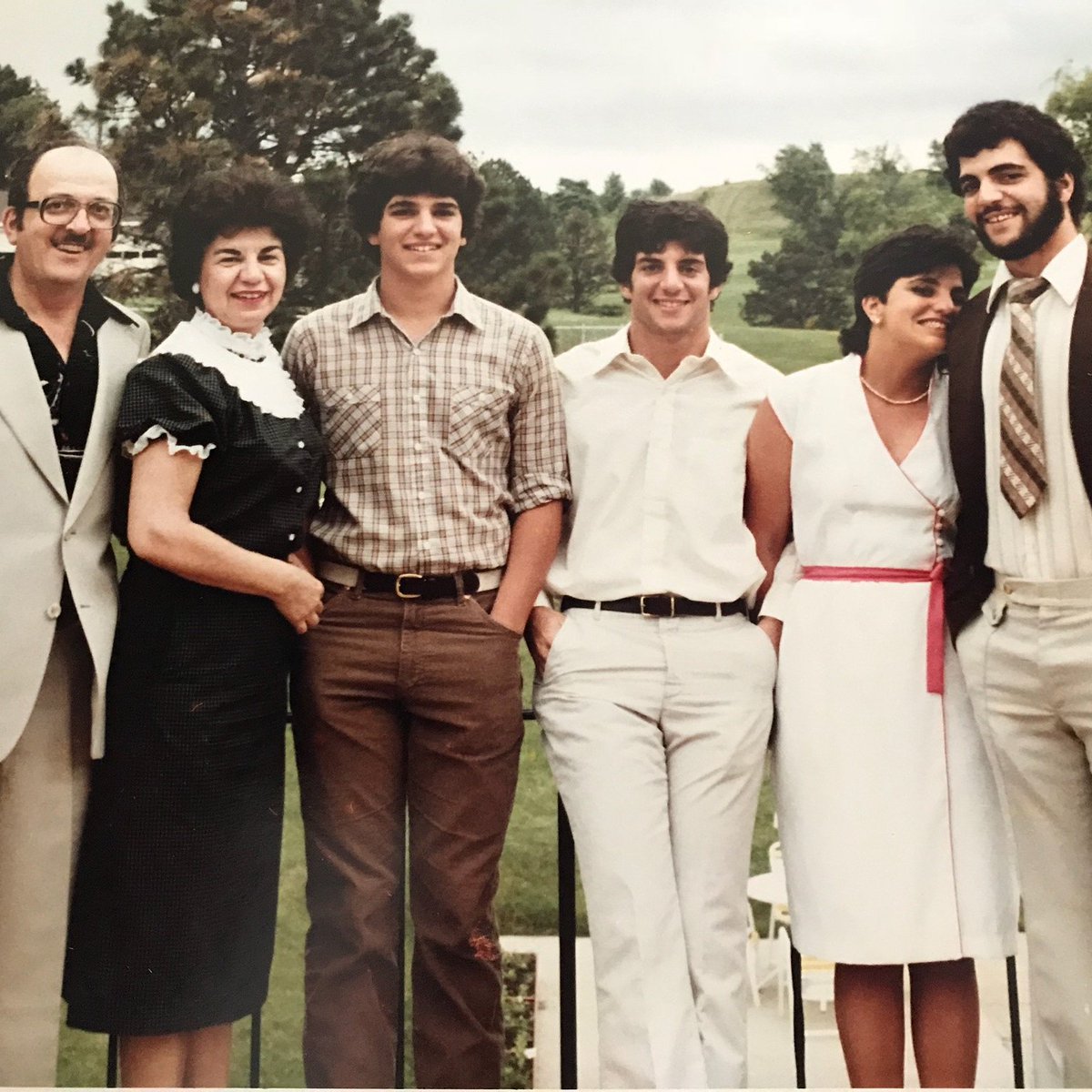 Theo's Restaurant tweet media