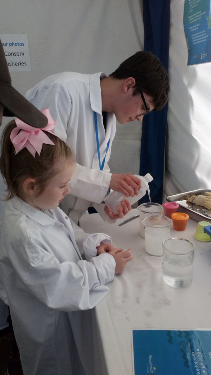 RHC_Fisheries's tweet image. Look at the interesting things our young scientists are doing today. 
#Fisheries
#Reaseheath