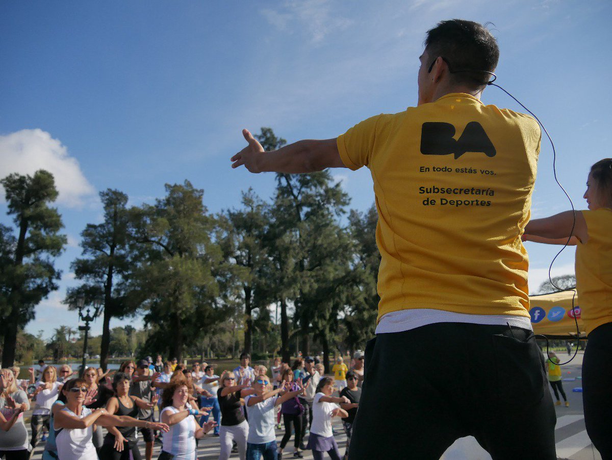 DeportesBA's tweet photo. El Rosedal es una fiesta con las clases de Ritmos luego de la caminata #BAcamina #PlazasActivasBA https://t.co/V0FlHjh36j