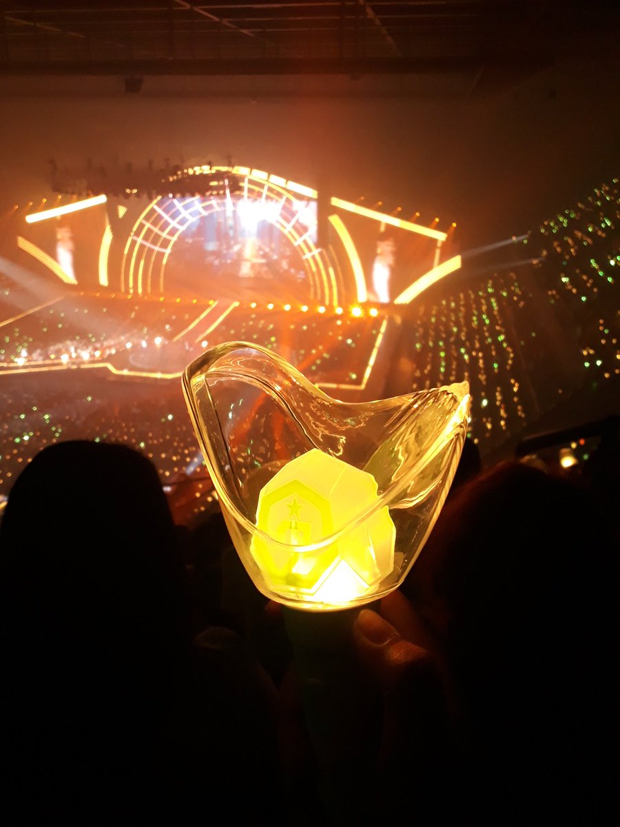 fnnmtbx2's tweet photo. แบมบอกว่าครั้งหน้าราชมังคลา 💓💕
#EYESONYOUINBKK #GOT7WORLDTOUR #GOT7 #GOT7WorldTour2018inbkk  @BamBam1A @mtuan93 https://t.co/7Ws8rgDXU3
