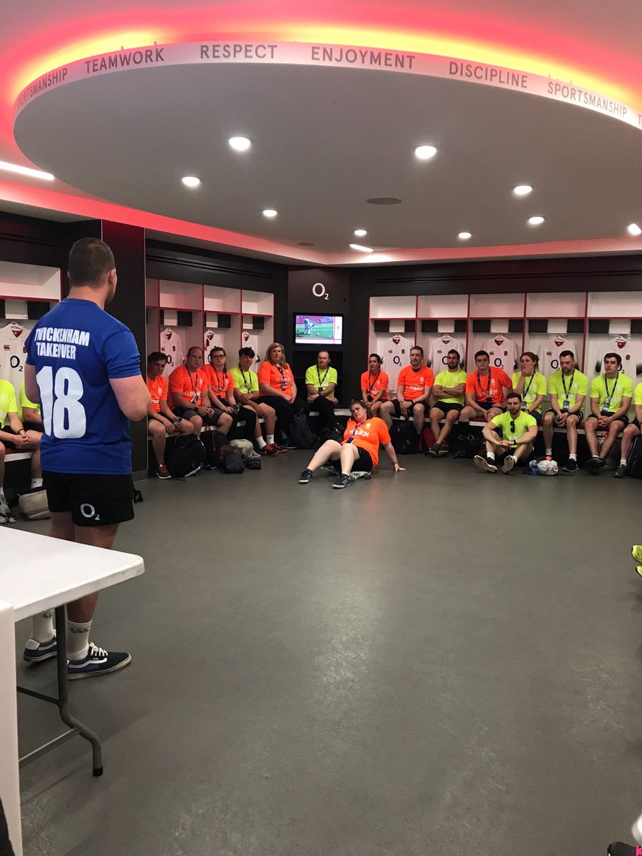 T1RugbyEngland's tweet image. Our special guest @DylanHartley is in the building for Changing Room Talk 🏉 #TwickenhamTakeover