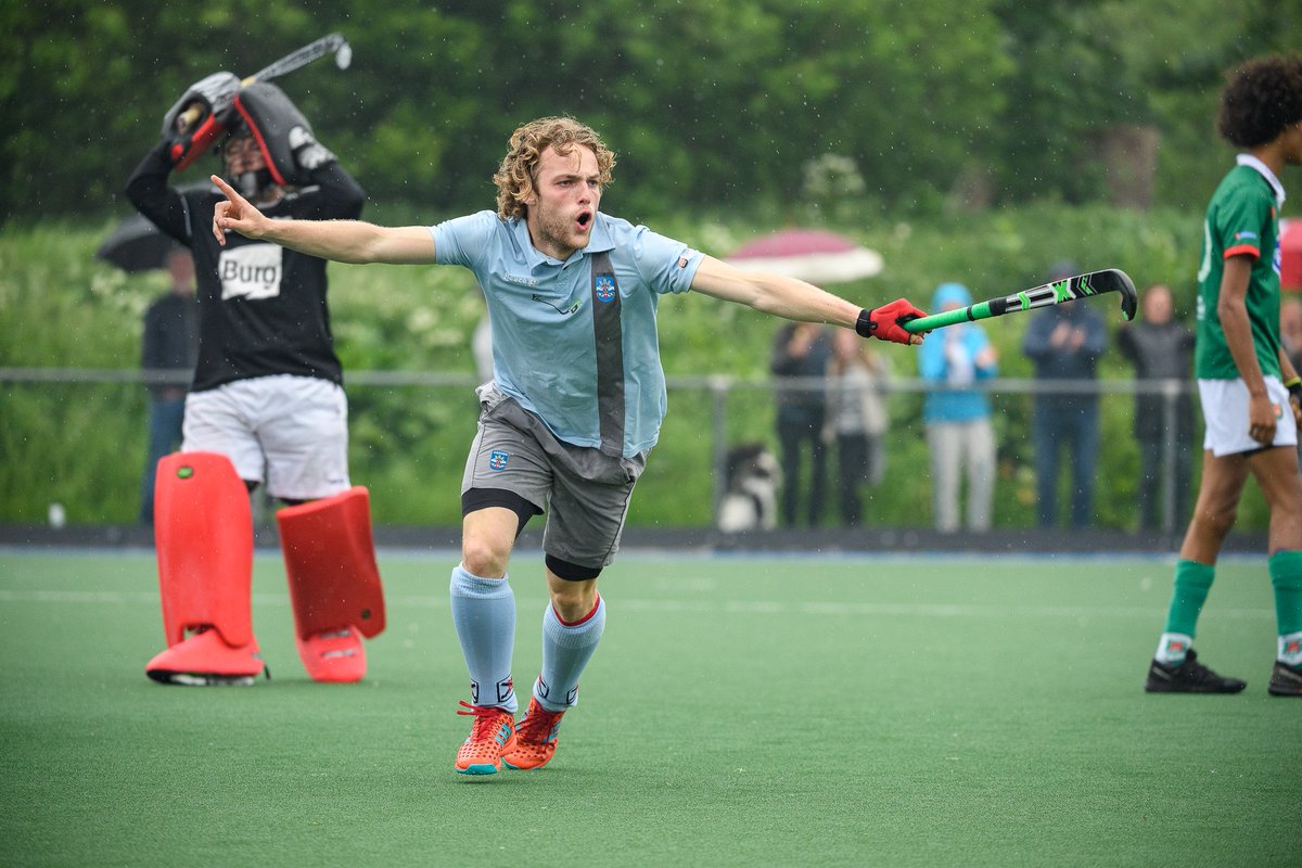 HockeyfotoNU's tweet photo. Yes! Met een schitterend laatste doelpunt wint @Xenioshockey van @HCAlkmaar 2-6. Op naar de overgangsklasse! @XeniosHeren1 https://t.co/glcTjRbe9C