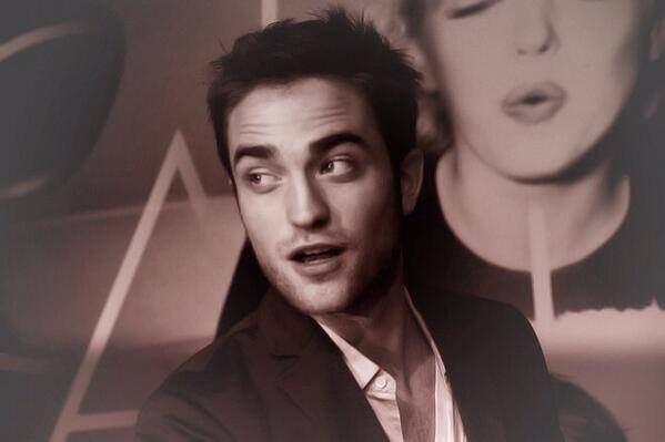 Happy 32nd Birthday, Robert Pattinson!!  