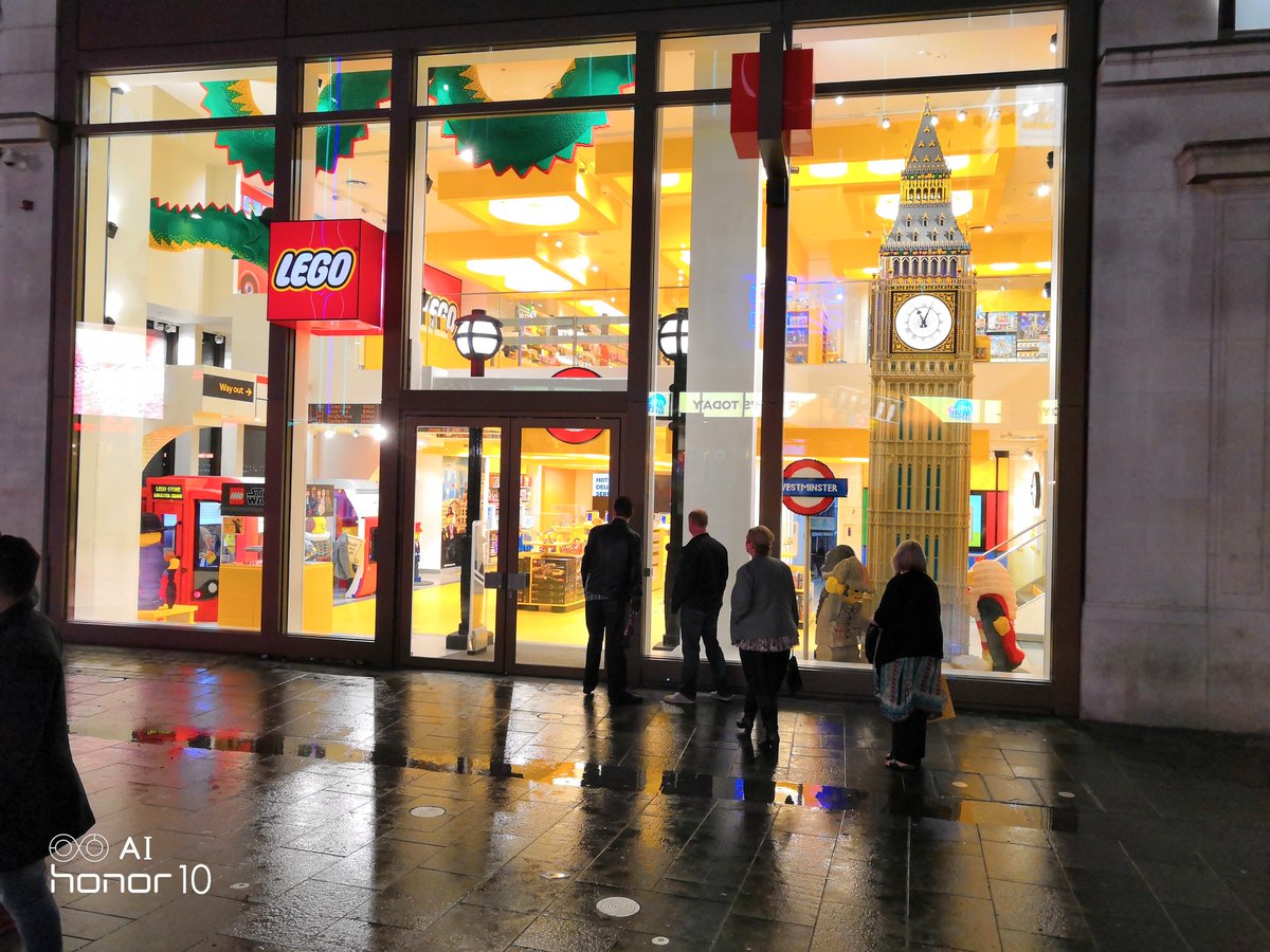 HiHonorIndia's tweet photo. Hello London!! 😍😍
The city is all set to welcome the newest member of the #Honor family in less than 48 hours! Join us as we tour the city &amp; watch the global launch of #Honor10 LIVE on Facebook &amp; Youtube from London on 15th May, 6.30 pm onwards! #BeautyInAI https://t.co/xDwtrfWzbx
