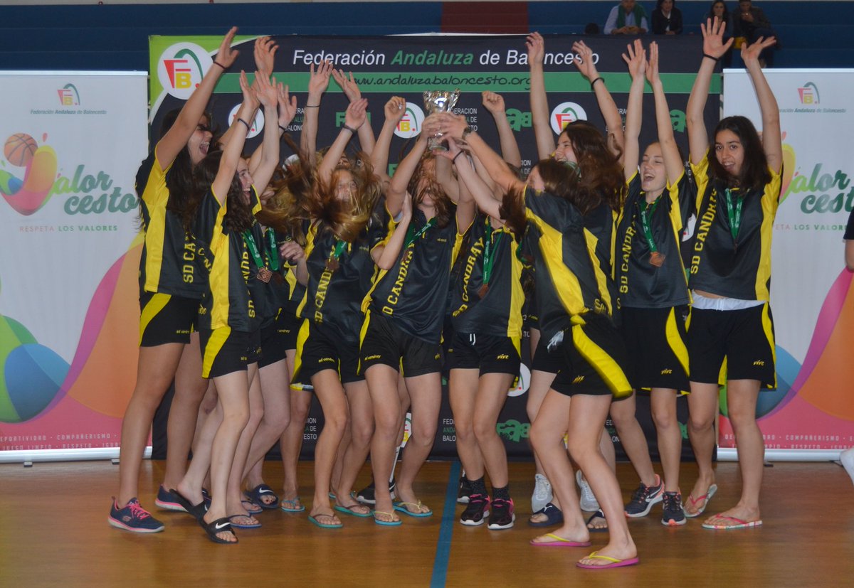 fabcadiz's tweet photo. Enhorabuena a @SDCANDRAY por el bronce en el #CADEBAIF2018 💪🏻💪🏻💪🏻 https://t.co/IJeUpn01yp