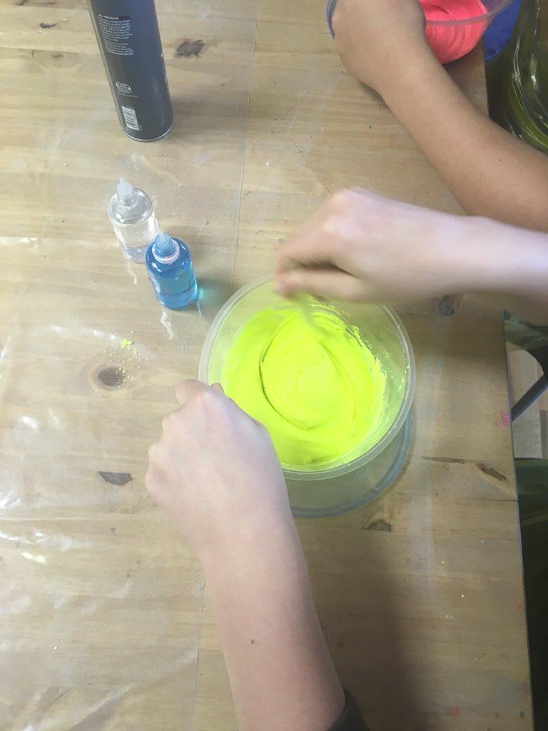 2ndWhitefield's tweet photo. Slime Time Party today. Thanks to Craffity in Bury for a fab event. #CleverCogs #messy #science #STEM https://t.co/r5nH36zJ84