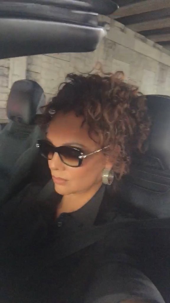 MaricelaGon's tweet photo. Rumbo a trabajar, pero pasando a desearles un #bello día de la #madre . El regalito de hoy, que todos me quieran dar, va a ser que pongan una foto de la felina en sus perfiles con un mensajito y el hashtag #lafelinalara Los voy a guardar y les daré una sorpresa... 💃🏻💃🏻😻💋💋 https://t.co/iJXDICprpn
