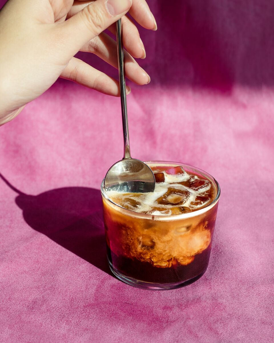Virtuous_Pie's tweet photo. Happy #MothersDay! We're looking forward to celebrating mom today with #BRUNCH and our new SNOOZE + BOOZE brunch cocktail at #PDX made with @OatlyUS, vodka, coffee liqueur, and cold brew. #EatVirtuous #ThatPlantlife https://t.co/DnvdabyqlZ