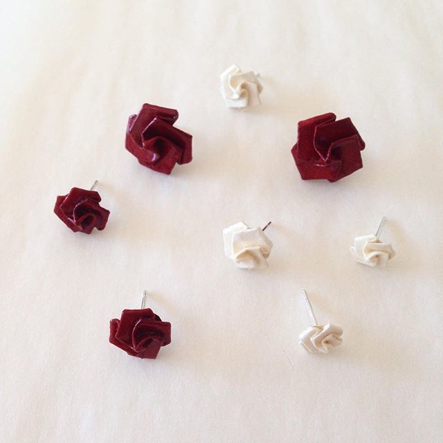 papirogems's tweet photo. .¡¡Feliz #sanisidro!! Ya queda poco para el #malamarket del día 26 🙃
.
#tw #fb #papirogems #origami #papiroflexia #handmade #handmadejewelry #handmadewithlove #paper #papercraft #joyas #jewelry #hechoamano #fetama #instafashion #instalike #cute #fashion #fashionjewelry
#earr… https://t.co/kjoqrKLlpp