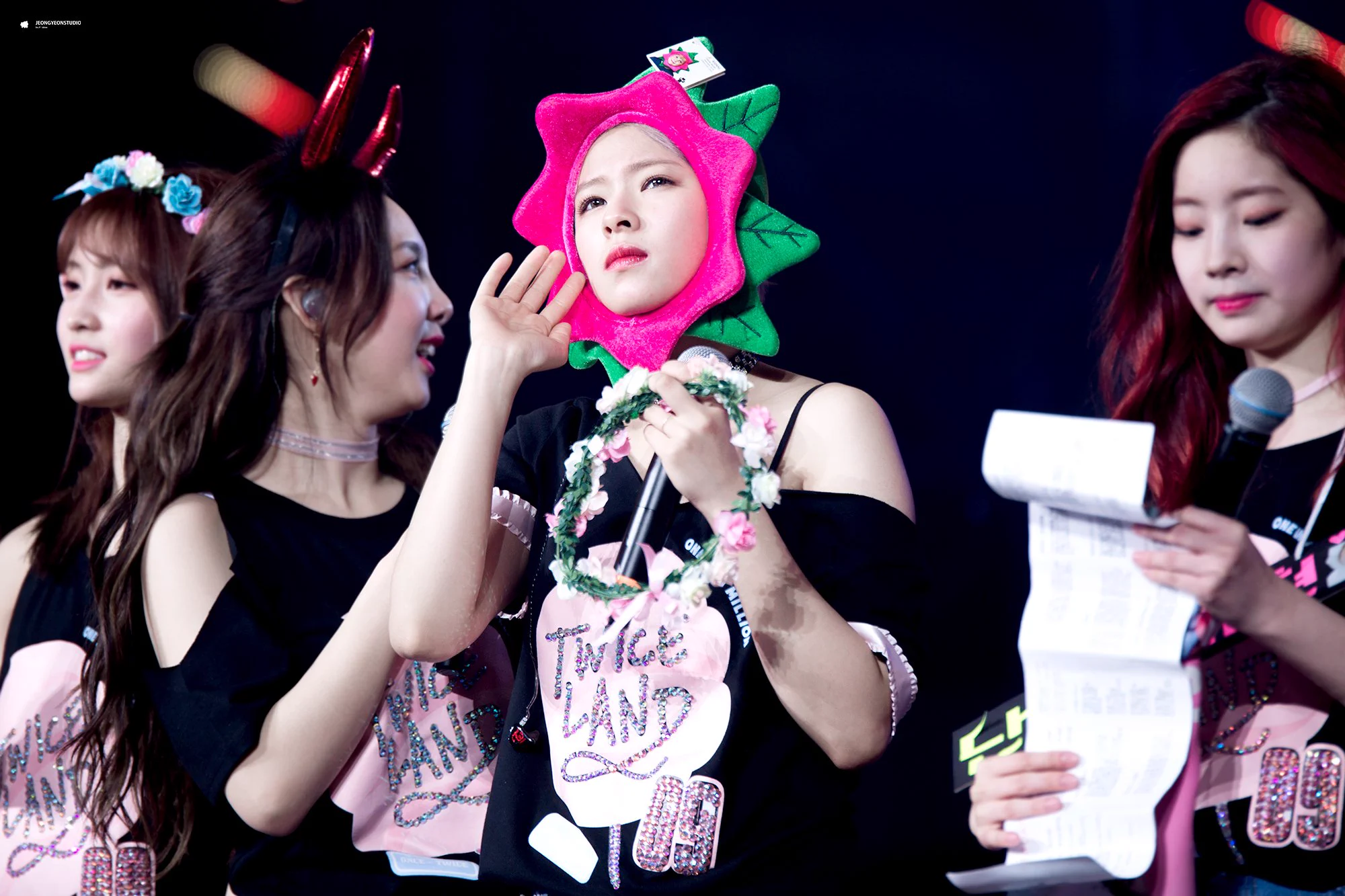 TWICE on X: 