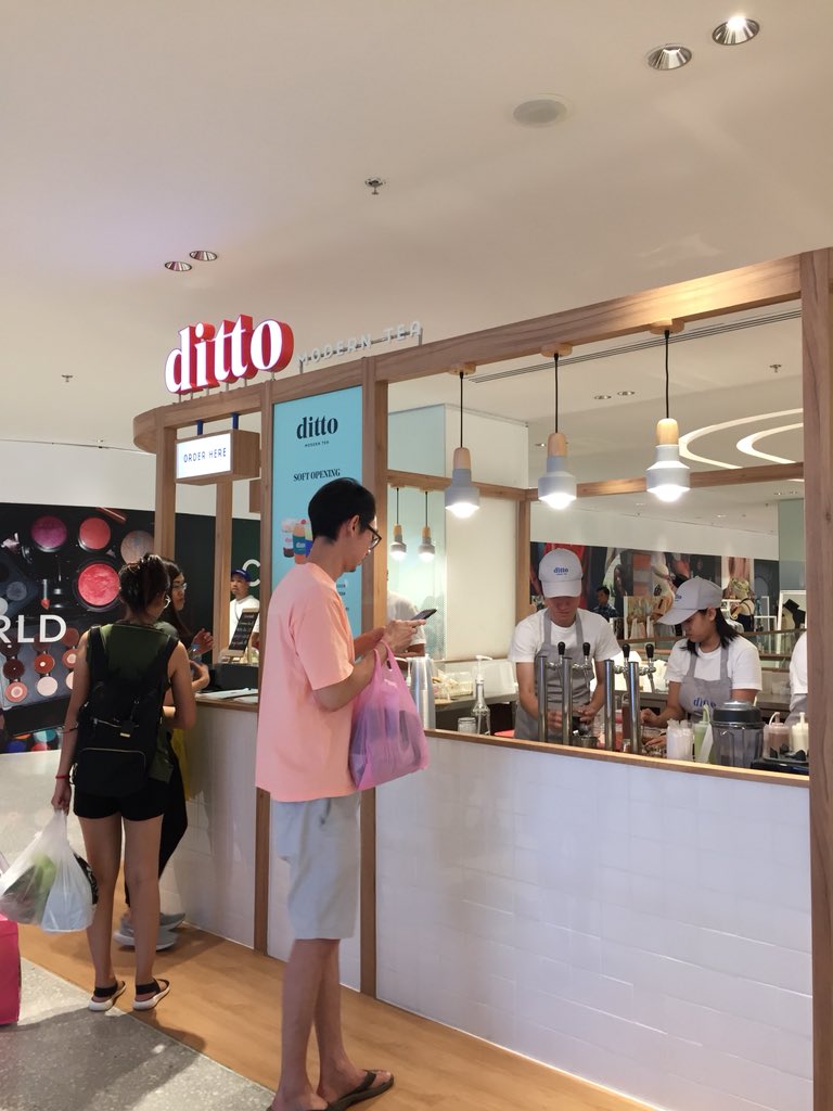 MiewMiewcat's tweet photo. Black tea with cream cheese #ditto #tea #cafe #hopping #ctw #moderntea #reviewaroii #aroiibkk https://t.co/1tDMxuJ5f7