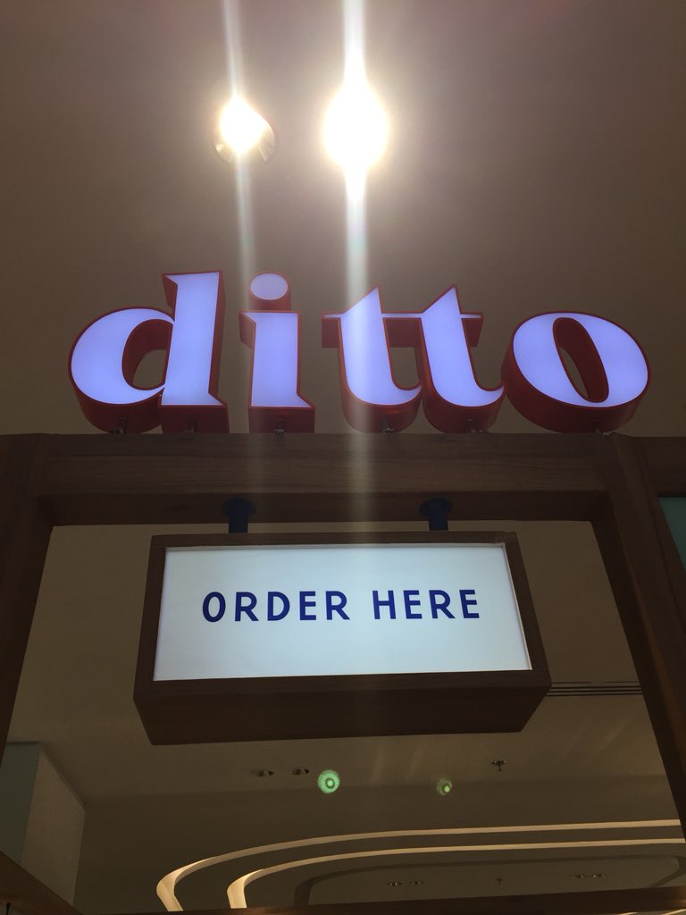 MiewMiewcat's tweet photo. Black tea with cream cheese #ditto #tea #cafe #hopping #ctw #moderntea #reviewaroii #aroiibkk https://t.co/1tDMxuJ5f7
