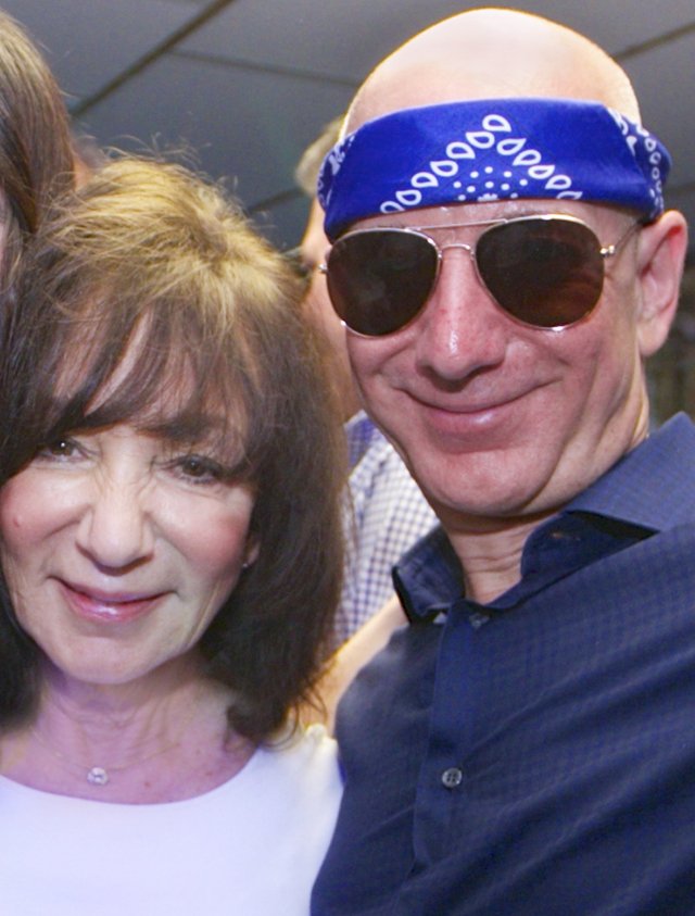 JeffBezos's tweet photo. You shaped us, you protected us, you let us fall, you picked us up, and you LOVED us, always and unconditionally. Thank you for everything. I love you, Mom. https://t.co/Z8YGMO55C9