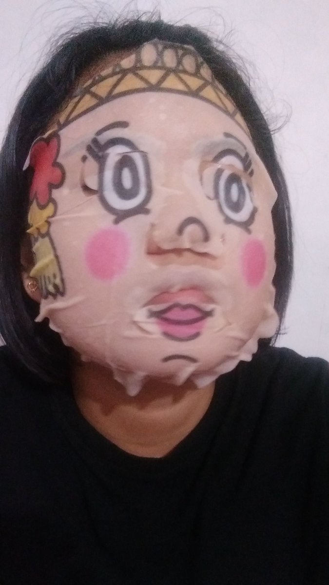pp66674's tweet photo. แม่ซื้อมาร์กมาให้ แม่บอกอุดหนุนของไทย555 มาร์กแล้วเดินไปเดินรำตอนดึกล่ะ #ไว้รีวิวห้ามขายของโว้ยย #รีวิวเซเว่น #ใช้ดีบอกต่อ #ใช้จริงรีวิวจริง https://t.co/Pi50F9ZKxq