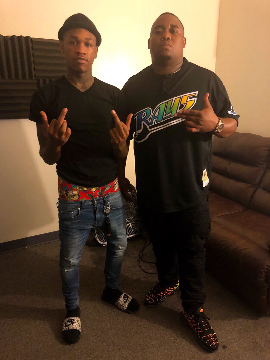 Tee_Smoov's tweet photo. #Beaumont 💪🏽 All in #MurdaWorth 📍 Wit Dis Shit ✔️- [ @LilCjKasino ] New 🔥 Comin Soon #Summer18 Finna Be Hot ☝🏽#sQBizz #GucciGang https://t.co/cEixvEq2EO