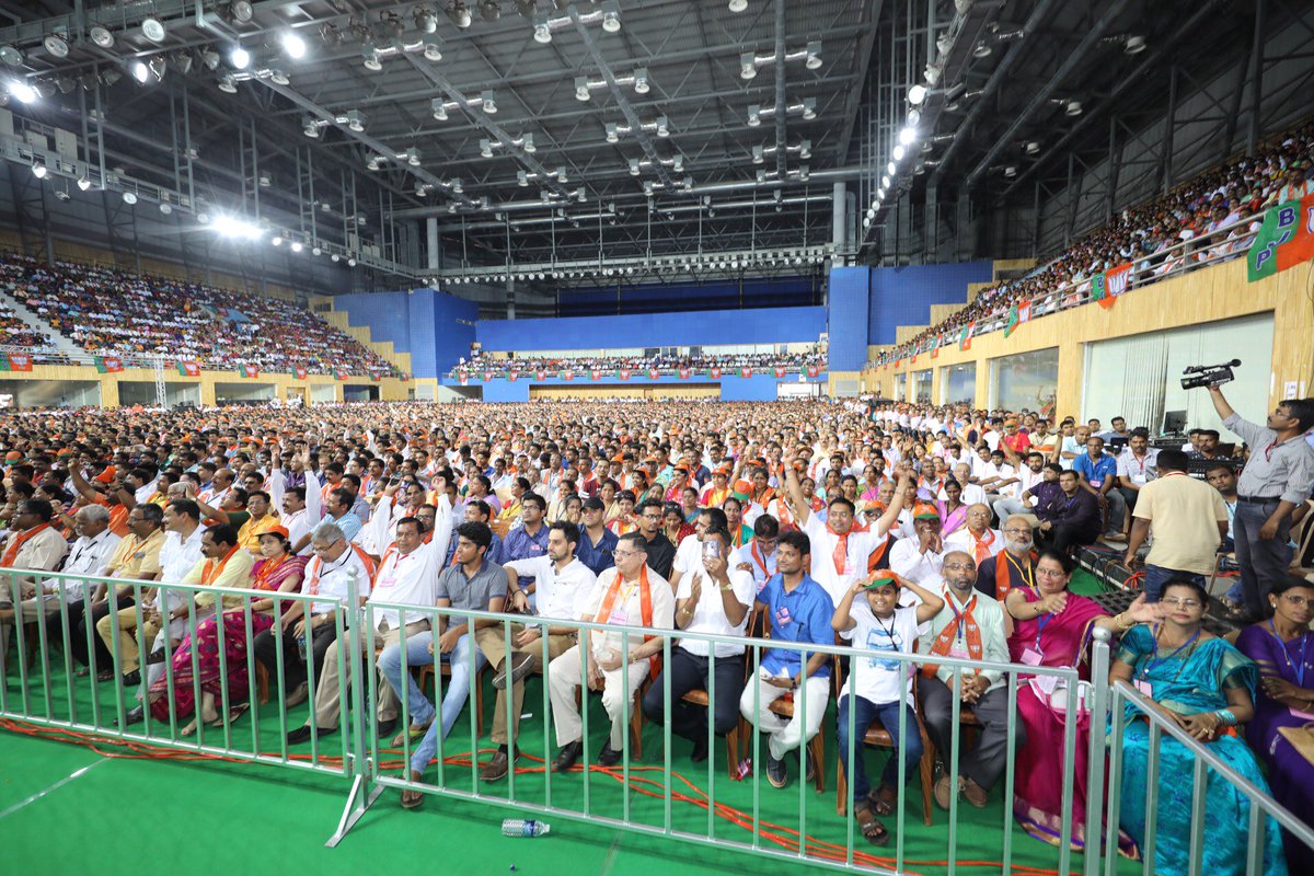 AmitShah's tweet photo. Addressed our energetic karyakartas of @BJP4Goa unit during Booth Karyakarta Sammelan in Goa. https://t.co/0esaOoFYL8
