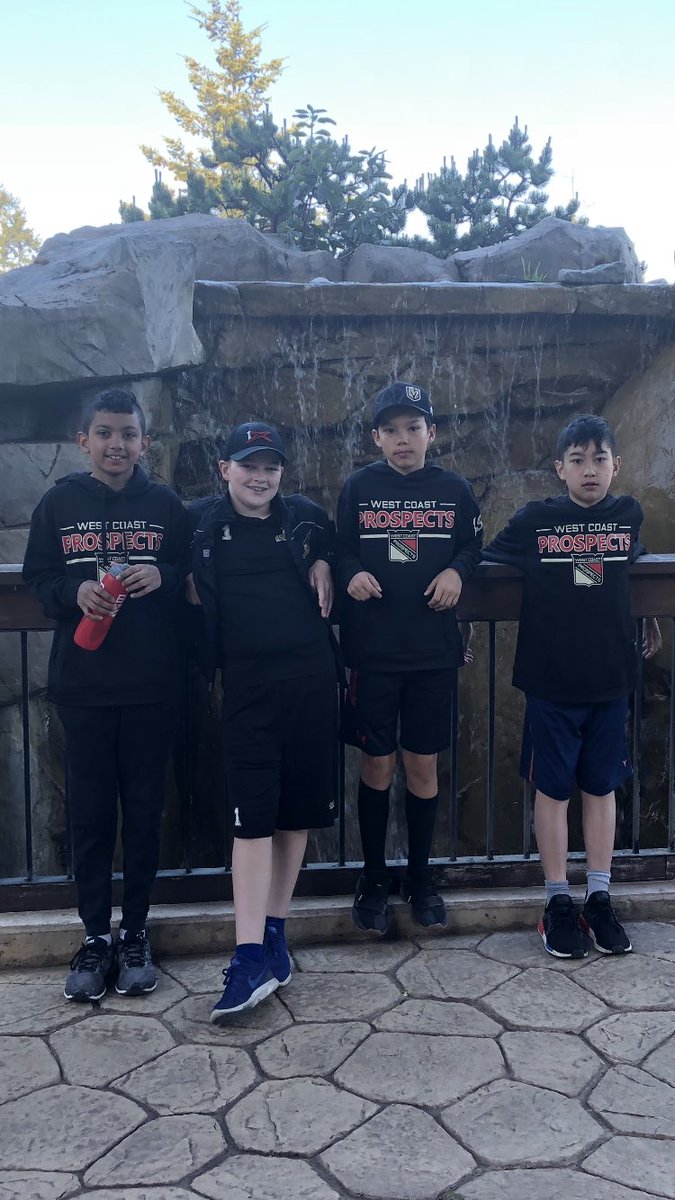 Off to the rink for the semi finals!! <a href="/06WCProspects/">WestCoast Prospects</a> Versus <a href="/snipers_hockey/">Snipers Hockey</a> !!! #ChampionshipSunday #HarbourClassic