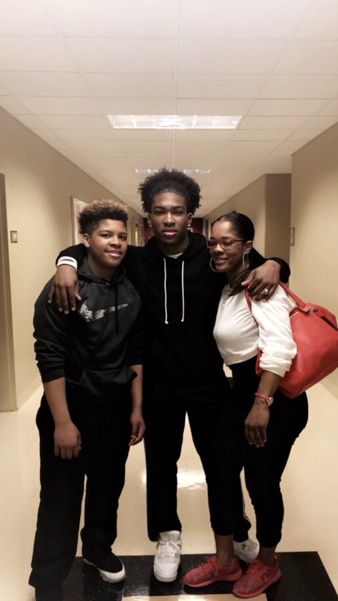 KeyattaAlexand1's tweet photo. My reasons for being strong and the best that I can be. I love my babies! https://t.co/txmNzDqj4Z