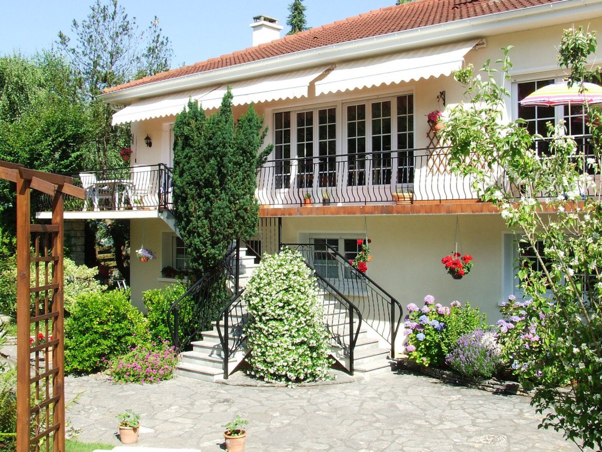 WeShoutALot's tweet photo. 6 bedroom villa with pool for sale Midi Pyrenees France https://t.co/G2BX0s1ZfK #french #house #home #forsale #property https://t.co/ciFGsjz4dU