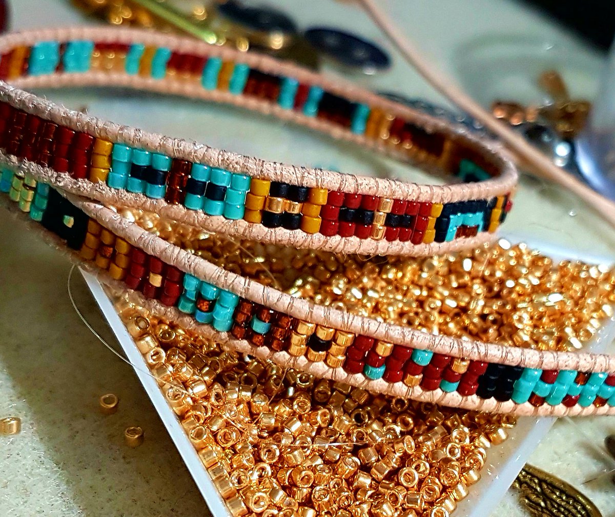 DomiNail's tweet photo. Work in progress...
▶▶ https://t.co/uyRkP7SG3r
#bbbyd #beadedbracelet #Beaded #beadedjewellery #handmadejewelry #beads #bohemianjewelry #boho #bohojewelry #jewelry #jewelryforsale #style #leather #cuff #bracelets #bijouxfantaisie #bohostyle #MadeinFrance #fashionaccessories https://t.co/rfxoeHNOr9