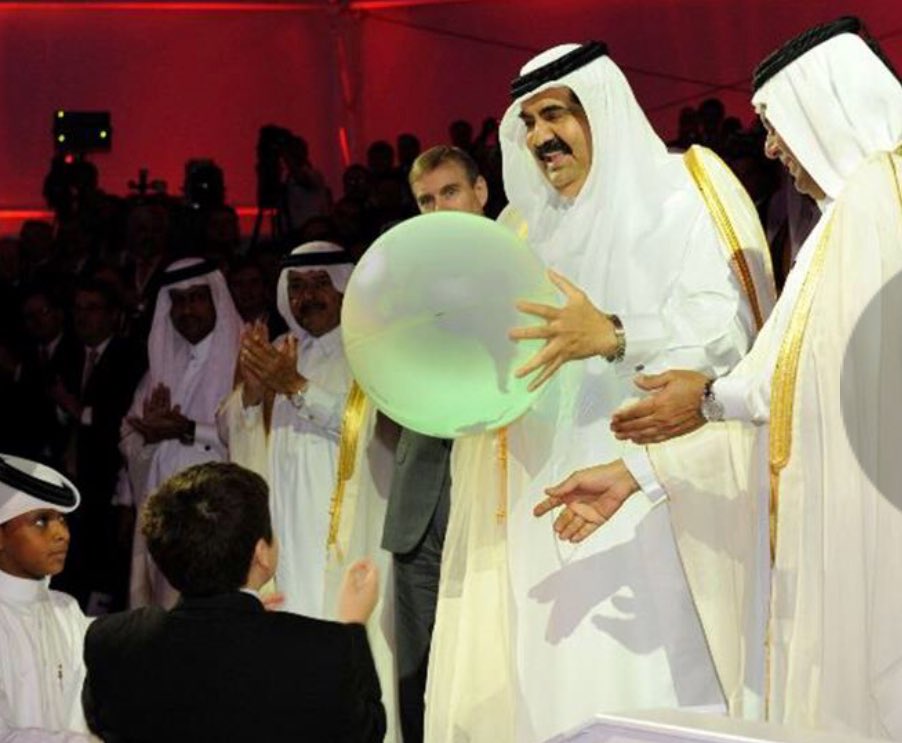 Mehsinalqadi's tweet photo. ٠)في تغريداتي القادمة احاول أن أسرد بإيجاز عن قصة نجاح حققتها #قطر بانتاج77مليون طن سنويا من الغاز الطبيعي المسال لتصبح أكبر منتجه للغاز المسال في العالم
🔹انجاز اليوم جاء بعد تعب وجهد وتحديات وصعاب
🔺الفضل لله ثم لرؤية #الامير_الوالد الى ماوصلنا اليه من هذه الإنجازات والنجاحات https://t.co/QDbz6486uI