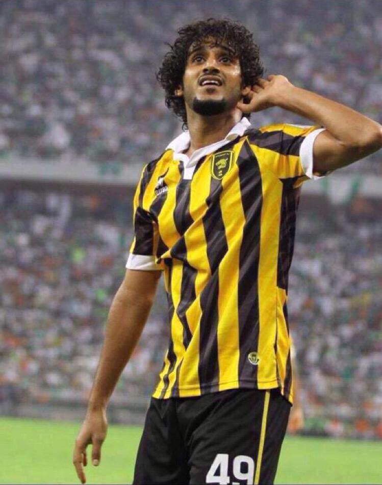 itti_59's tweet photo. رغم غيابه طوال الموسم بسبب ازمة الاصابات
الا انه اثبت نفسه في بطولته المفضله
وكان سبب حقيقي في تتويج الاتحاد
لاعب بالفطره موهبة ويا حظنا فية
دحوم بالجد والاجتهاد لا يوقفه احد
ولا يقارن بأي احد .. https://t.co/RIRLk7uXYG