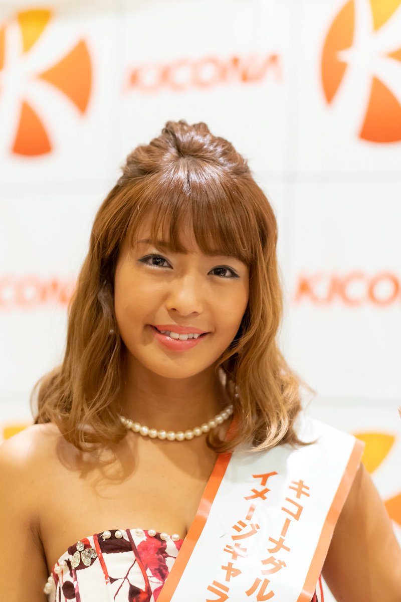 こぶし賞 On Twitter 2018年5月13日 奈良県 キコーナjr奈良駅前店 来店イベント 橋本梨菜 さん 日本一黒いグラビアアイドル