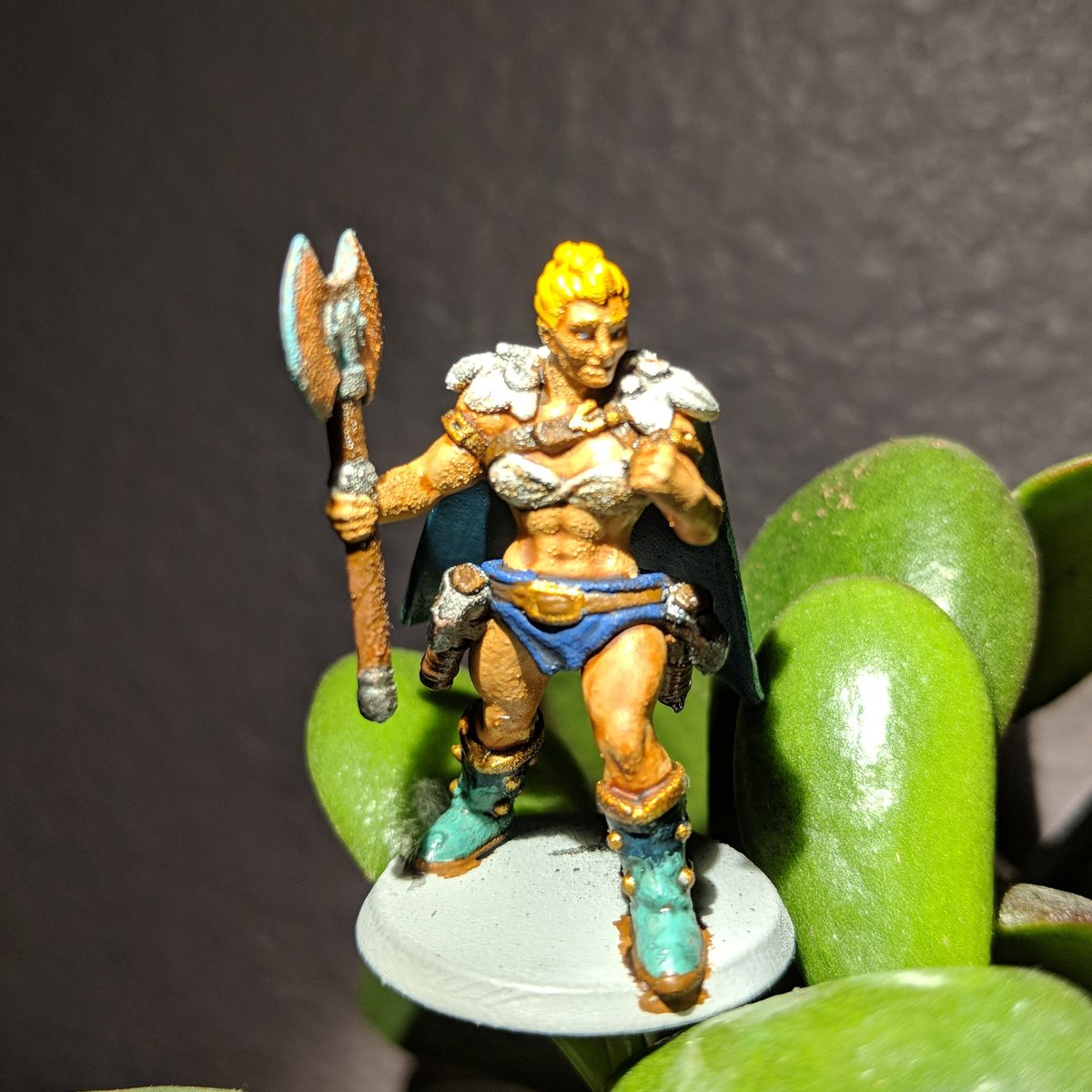 callmebrutalia's tweet photo. Need a locksmith? Call Chuck, she'll bust your fucking door down.
#dndminis #dnd5e #dndal #heroforge #modungeons https://t.co/aBKweApxvW