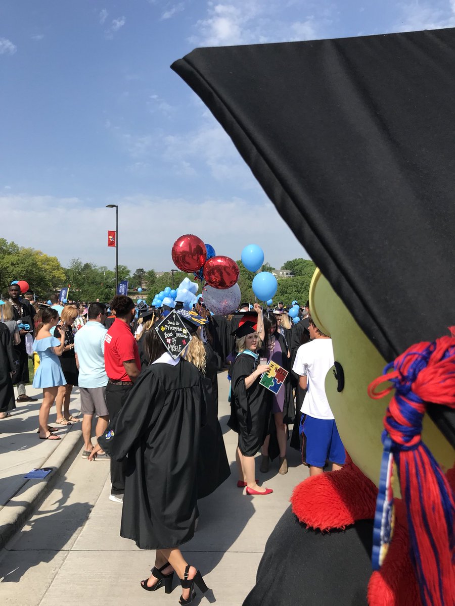 KUBigJay's tweet photo. Let Commencement commence! #KUgrads #RockChalk #RockChalkGraduation #LeavingTheNest https://t.co/bv0oCjVLWo