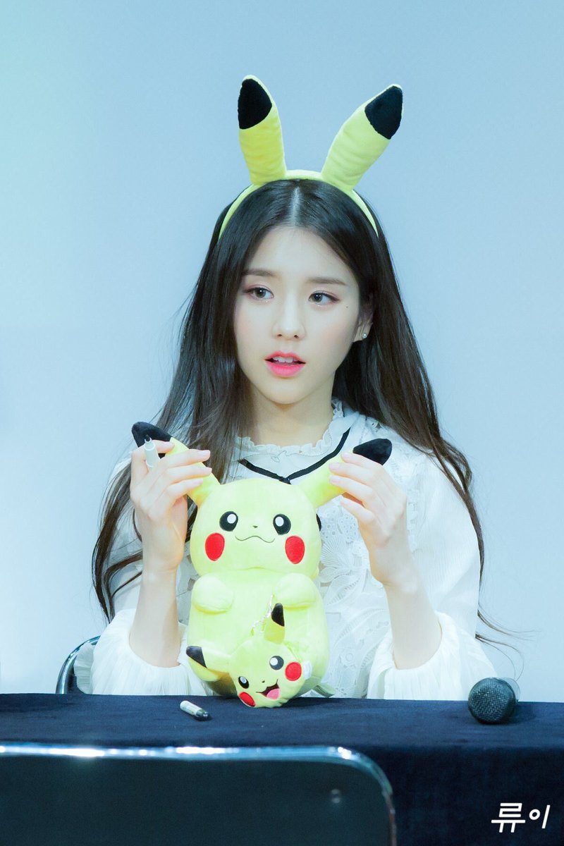 bestofheejin's tweet photo. — 170430 ♡.°୭̥
    ⤷ © 류이 ˎˊ˗
    ꒰ #희진 ୨୧ #이달의소녀 ꒱ https://t.co/uMqX9BwiJF
