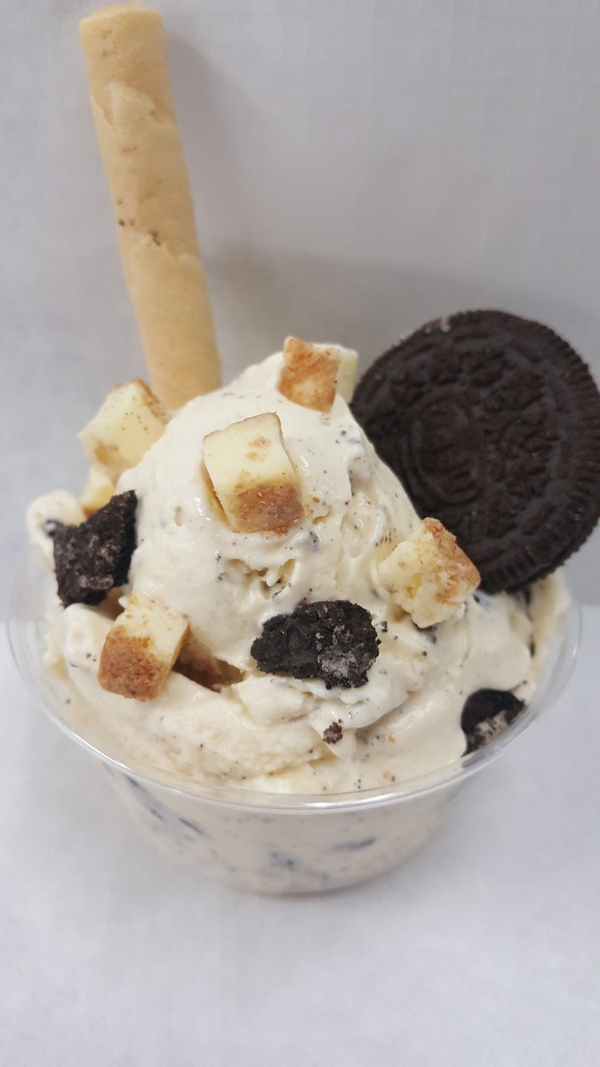 Today's flavors are Peanut Butter Oreo Cheesecake and Chocolate Turtle! #itsabigdeal #mkefoodies #westallis #Milwaukee