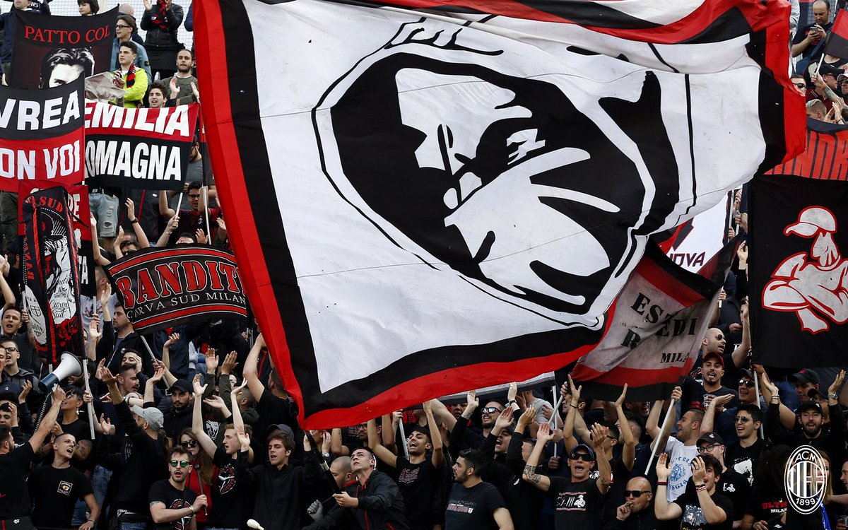 acmilan's tweet photo. Con voi mai soli! 🔴⚫️
Always by our side! 🔴⚫️
#AtalantaMilan #weareacmilan https://t.co/m4LTwJADWk