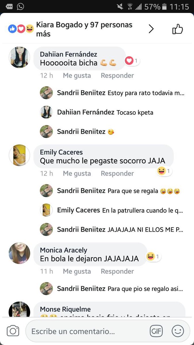 HernanRSotelo's tweet photo. Ésta mujer sería una de las agresoras de anoche. Acaba de borrar su perfil de Facebook ante la viralizacion de los videos. Gracias a la gente que está proveyéndome datos. Obs: fíjense en los comentarios de otras mujeres “felicitándola”. @fiscalia_prensa https://t.co/UeYhhJa254