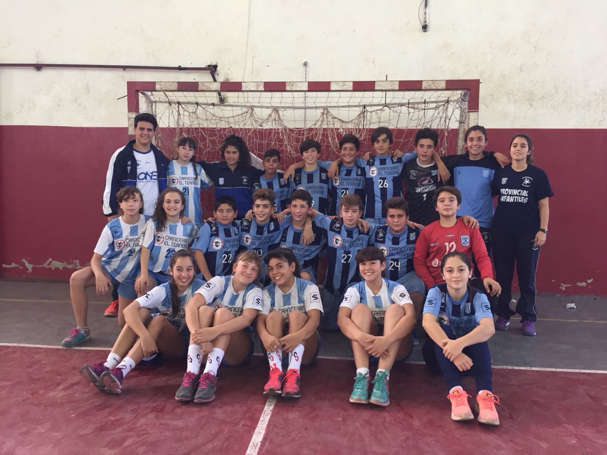 CeleRoman1100's tweet photo. Equipazo Último día de Torneo Llegaron a Semifinales a esperar Resultados    🤾‍♀️🤾‍♂️ https://t.co/bkqYGI71iu