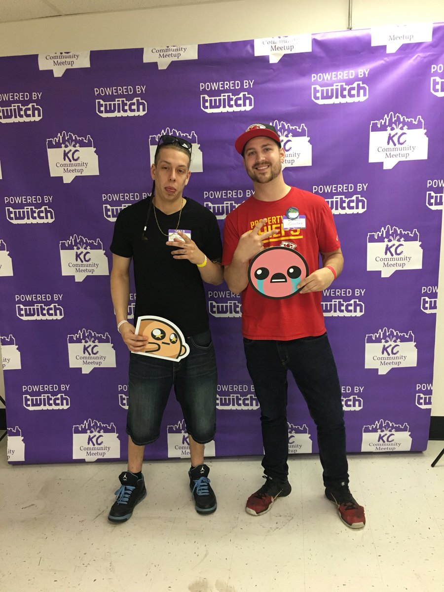 GrizzCoLy's tweet photo. Had a Great time @TwitchKCmidwest 3rd get together! Got a chance to meet and chat with some cool people @yantzi_ @Charlie_Meltz @KrispyKlinic @PhilipNims Thanks for the good time guys! https://t.co/WxCoVaDSFk