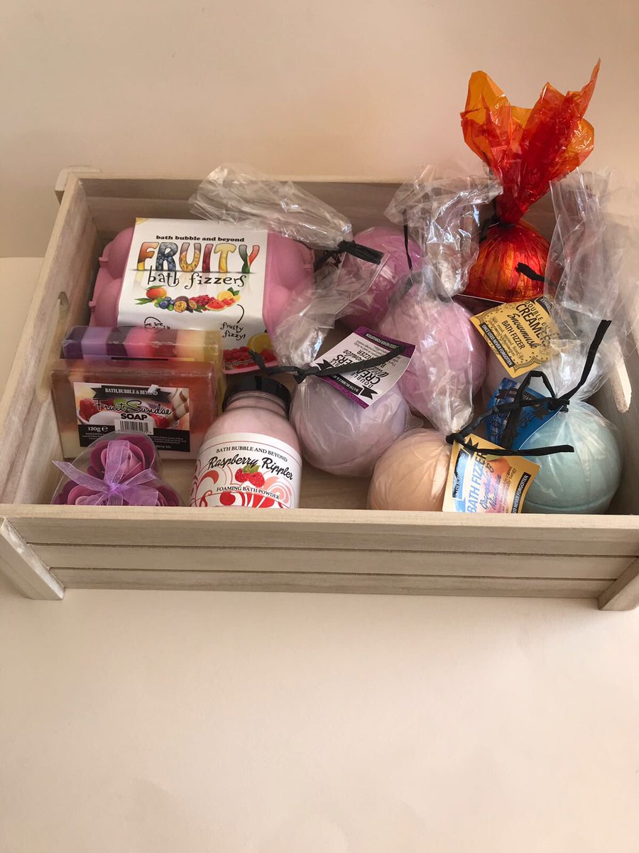 SweetsHampers's tweet photo. Amazing #gift #hampers check the out on Facebook :) https://t.co/OVYPZS9Wsu