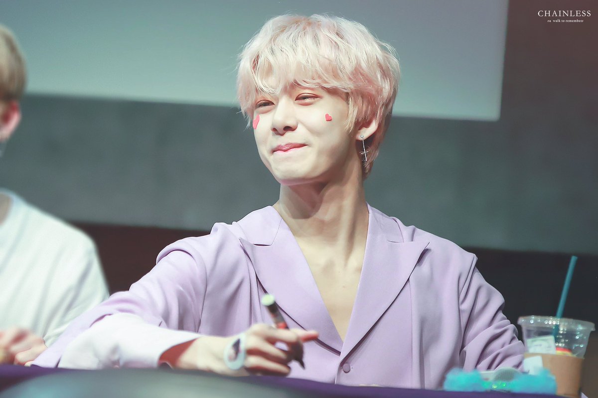 Chainless_HW's tweet photo. 데뷔 3주년 축하해！사랑해요❤️❤️❤️
#MONSTA_X #몬스타엑스 #몬스타엑스3주년 #3YearsWithMonstaX
#형원 #HYUNGWON 
@OfficialMonstaX https://t.co/6RPJQMcJPr