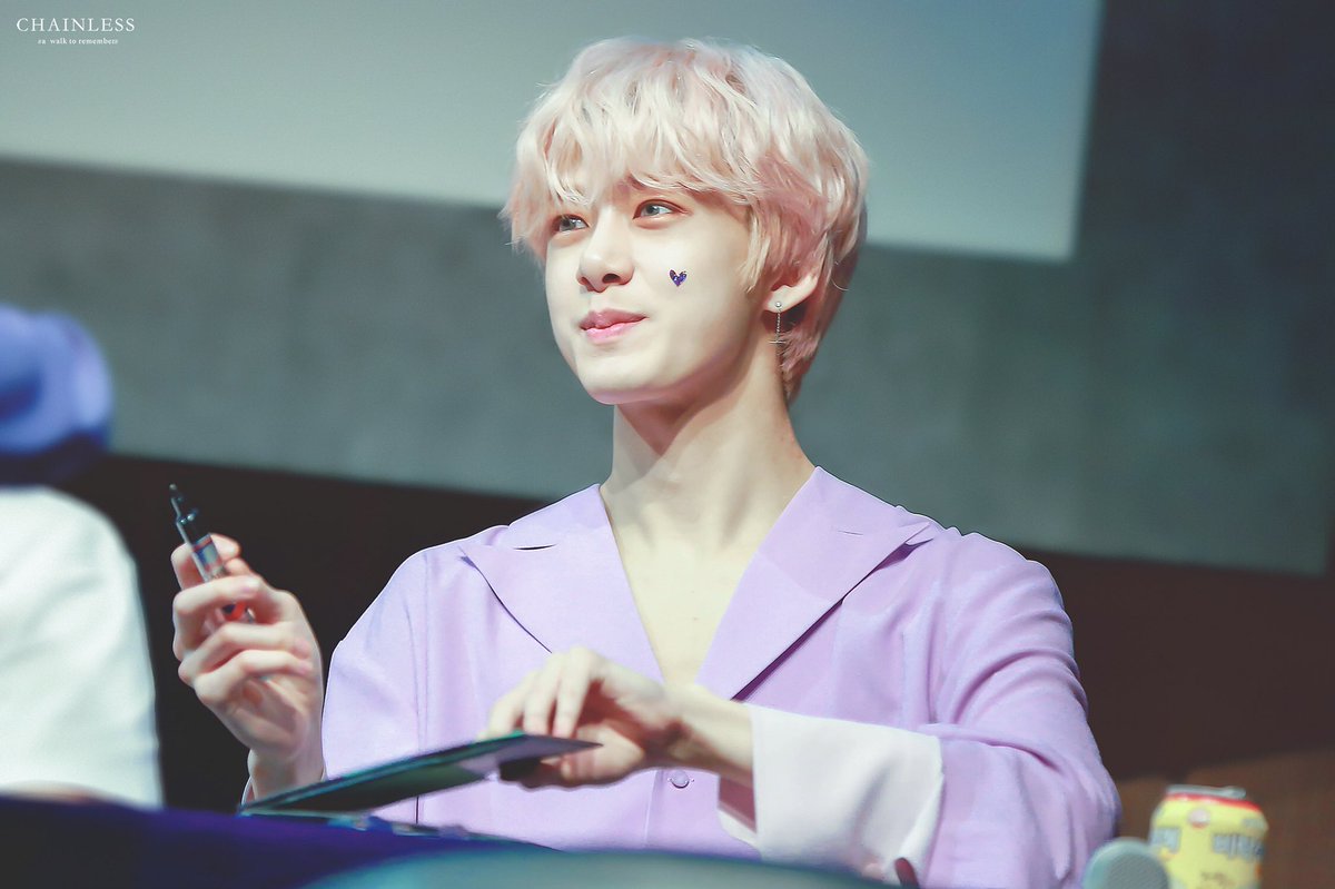 Chainless_HW's tweet photo. 데뷔 3주년 축하해！사랑해요❤️❤️❤️
#MONSTA_X #몬스타엑스 #몬스타엑스3주년 #3YearsWithMonstaX
#형원 #HYUNGWON 
@OfficialMonstaX https://t.co/6RPJQMcJPr